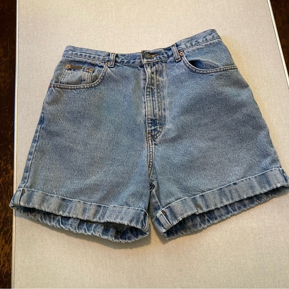 Calvin Klein, Women’s, size 12, Cuffed, 100% cotton, short, Blue Jean shorts. - Picture 2 of 12